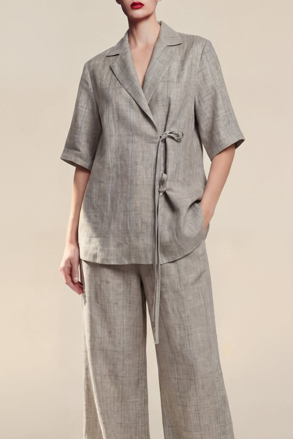 2-Piece Notched Lapel Grey Short Sleeve Women Suits
