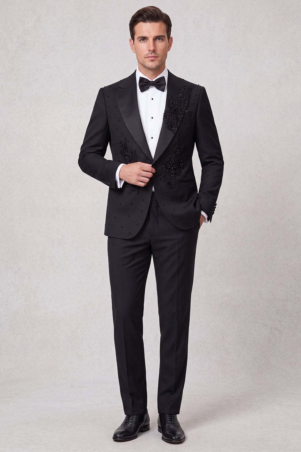 2 Piece Black Peak Lapel One Button Appliqued Men's Prom Suits with Beading